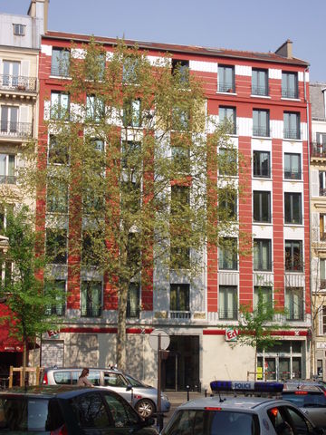 Immeuble du boulevard De Magenta depuis la rue de Belzunce