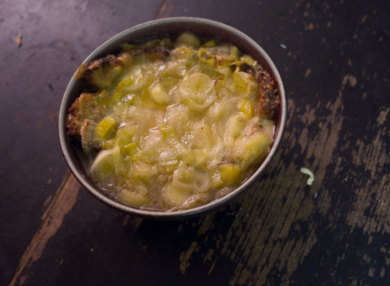 Soupe aux fromages et aux poireaux