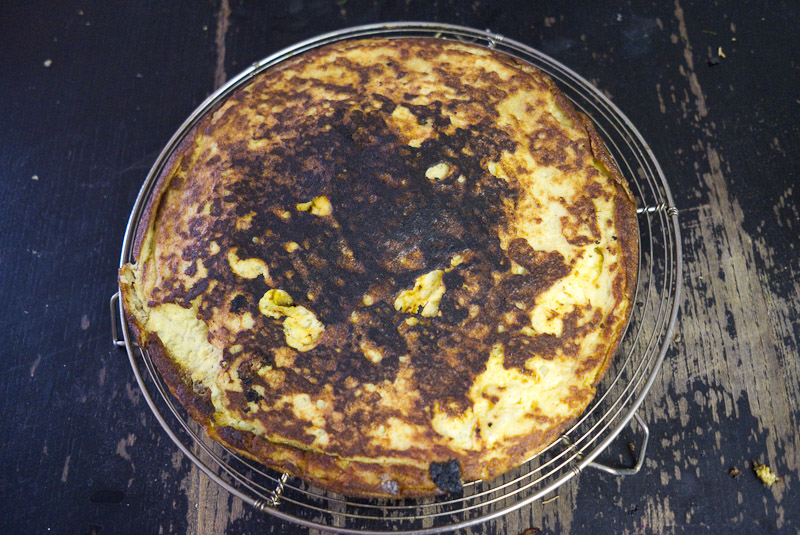 Frittata aux pommes de terre parfumée à la canelle