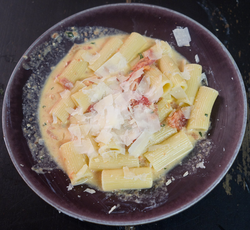 Rigatoni Panna, Pesto E pomodoro